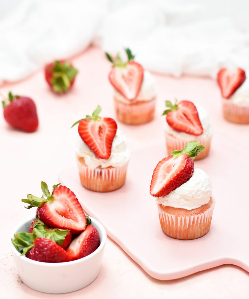 Strawberry and cream cupcakes