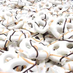 Candy Retailer Yogurt Covered Fall Pretzels 1 Lb Jar 